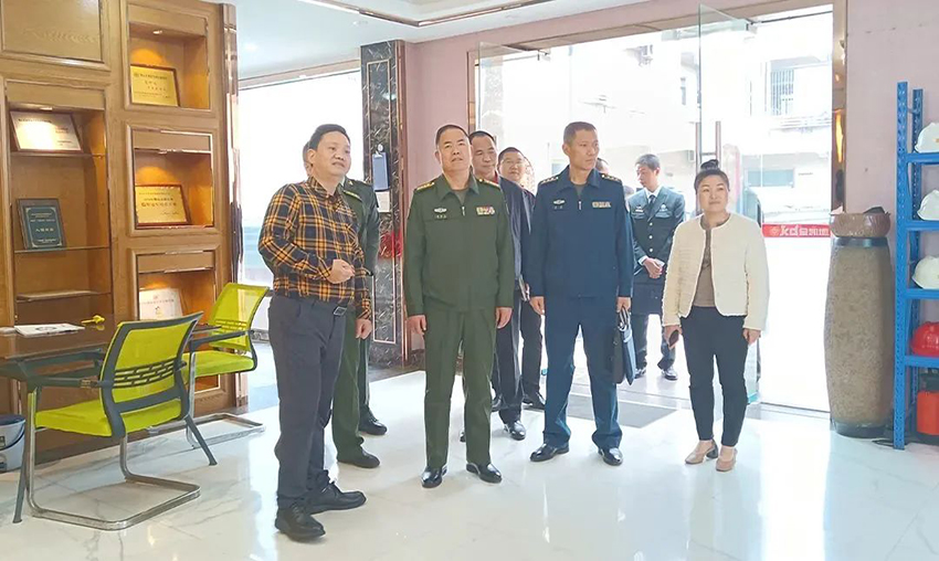 佛山軍分區政委、禪城區委常委領導一行蒞臨粉色视频免费在线观看調研指導工作